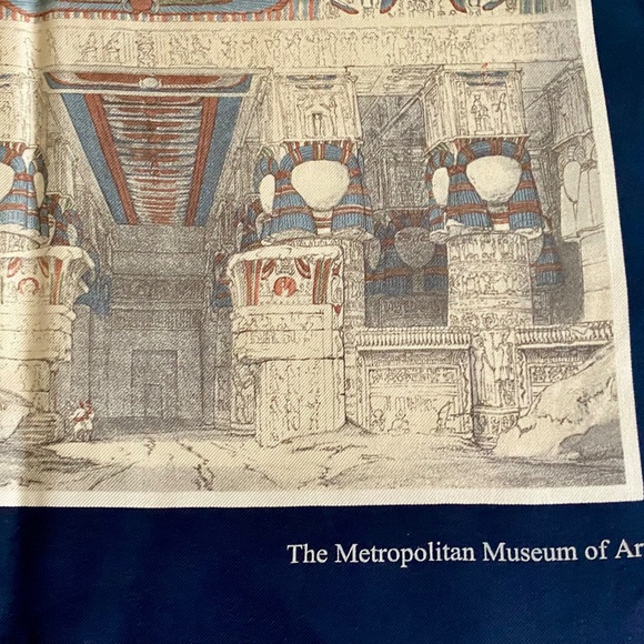 Metropolitan Museum of Art Silk Scarf - Made in Italy - Picture 3 of 6